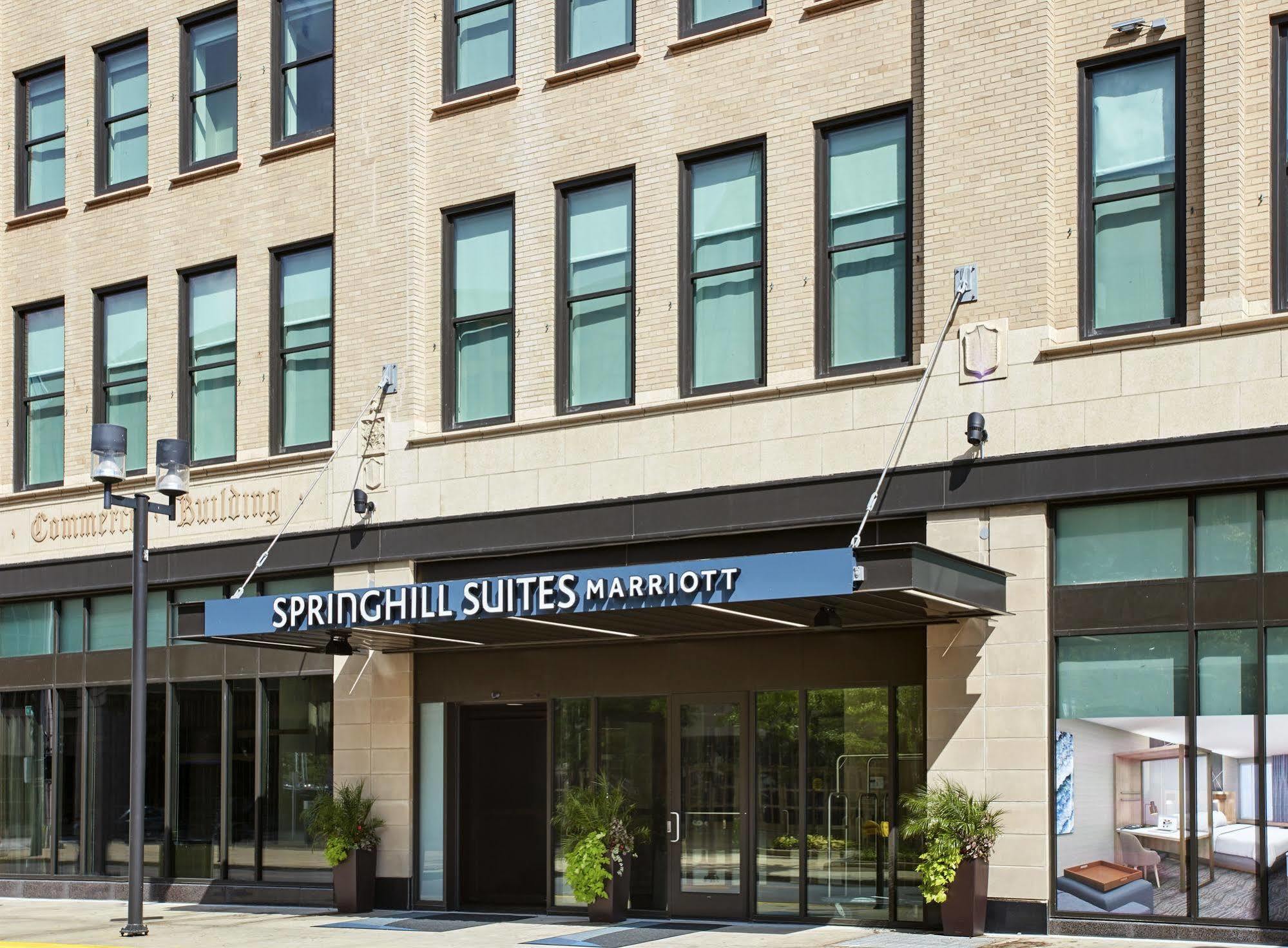 Springhill Suites By Marriott Milwaukee Downtown Εξωτερικό φωτογραφία